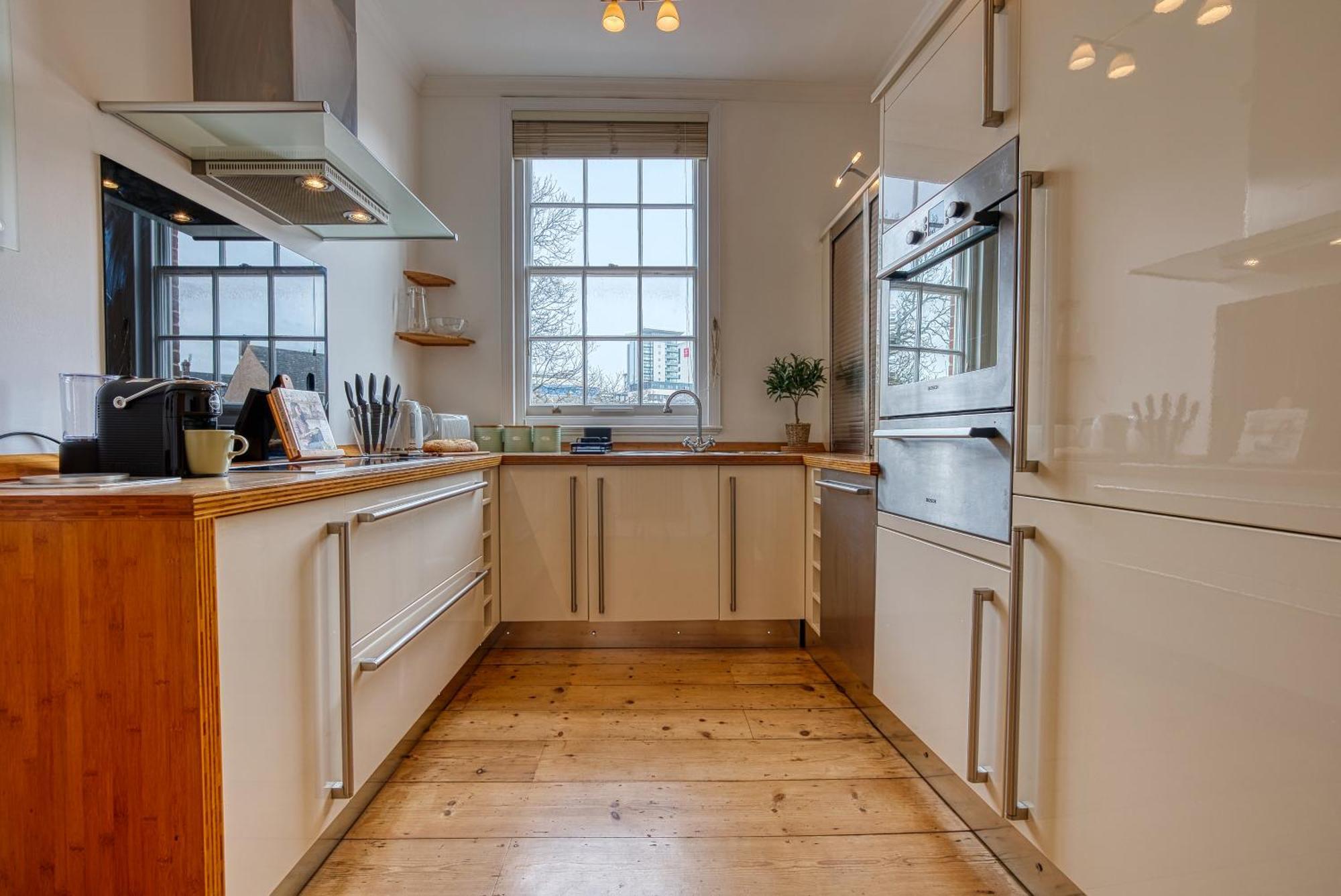 Appartement 2-bedroom Stunning, Modern & Spacious Apartment, Near Ocean Village, Southampton, Summer Offer Available - By Blue Puffin