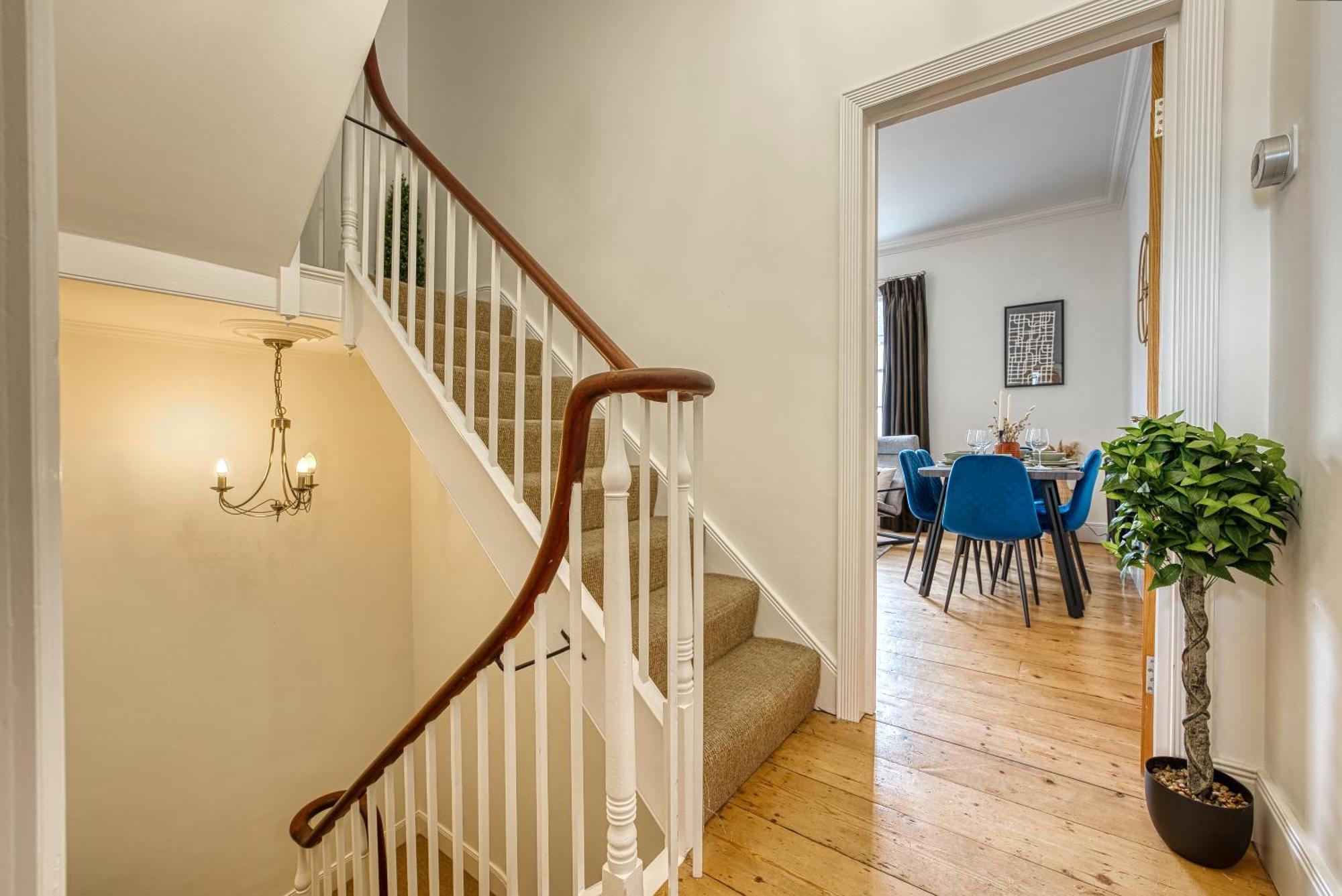 2 Bed Stunning Chic Modern Spacious Apt, Ocean Village, - Plenty Of Parking - By Blue Puffin Apartment Southampton