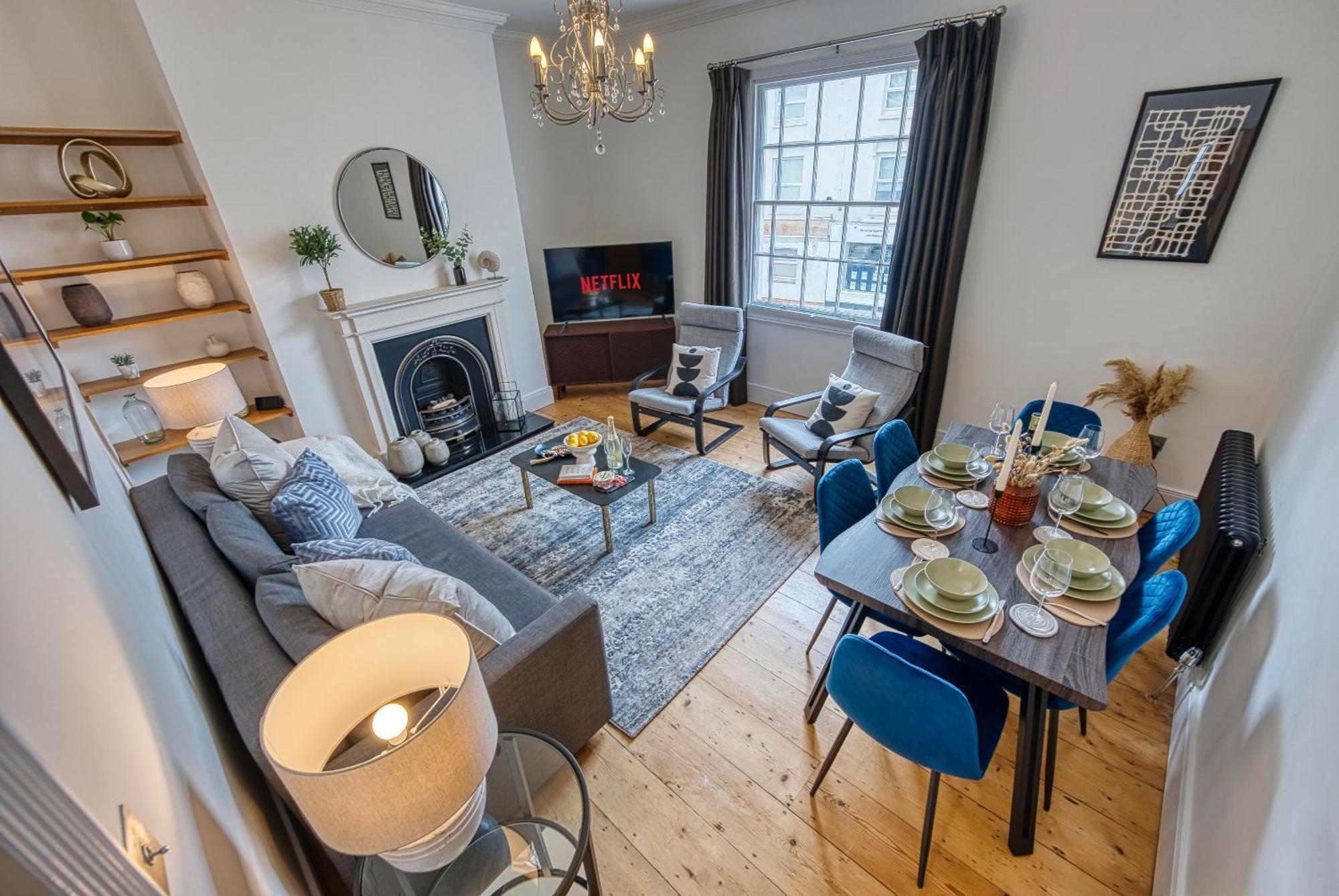 2-bedroom Stunning, Modern & Spacious Apartment, Near Ocean Village, Southampton, Summer Offer Available - By Blue Puffin Appartement