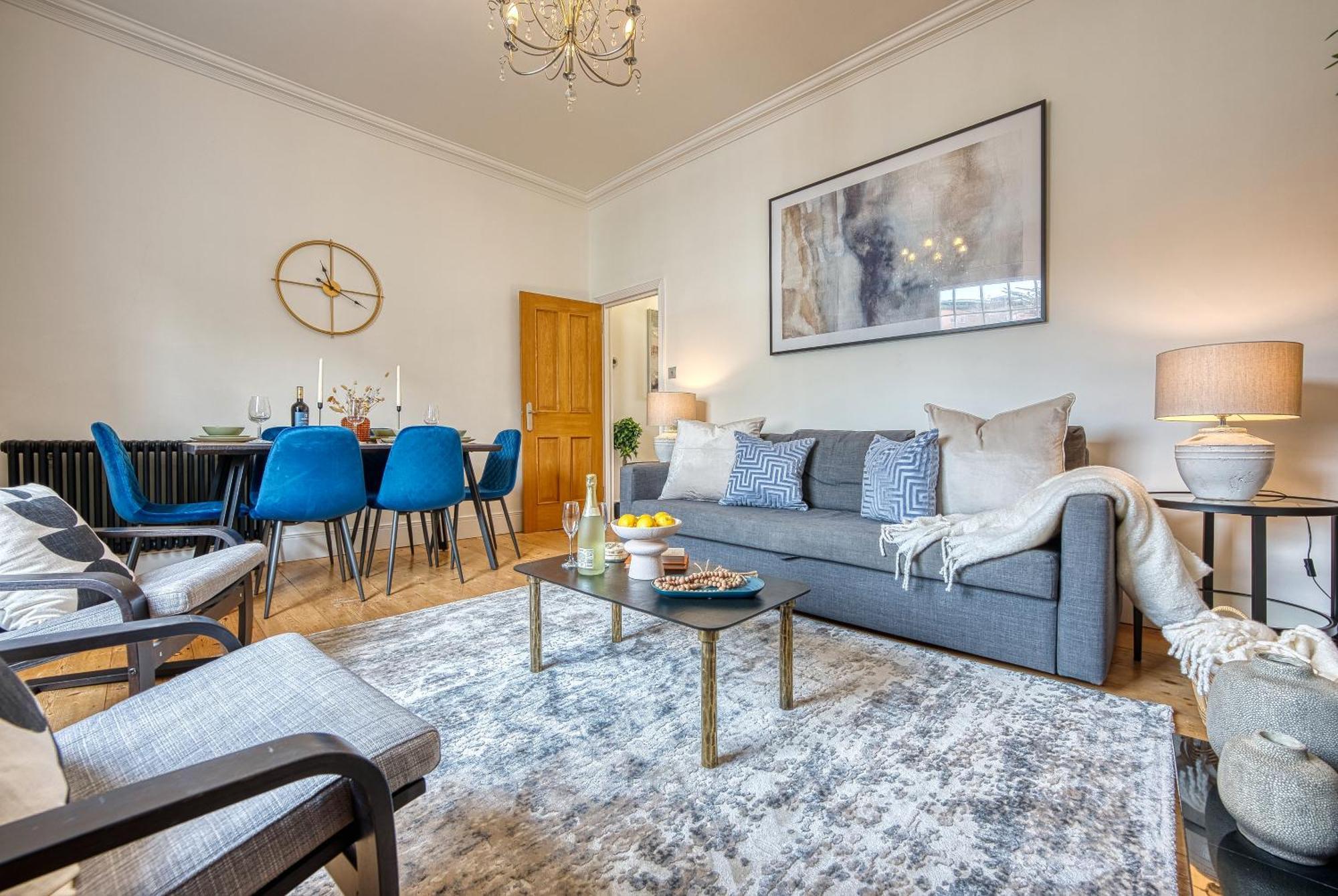 Apartment 2-bedroom Stunning, Modern & Spacious Apartment, Near Ocean Village, Southampton, Summer Offer Available - By Blue Puffin *