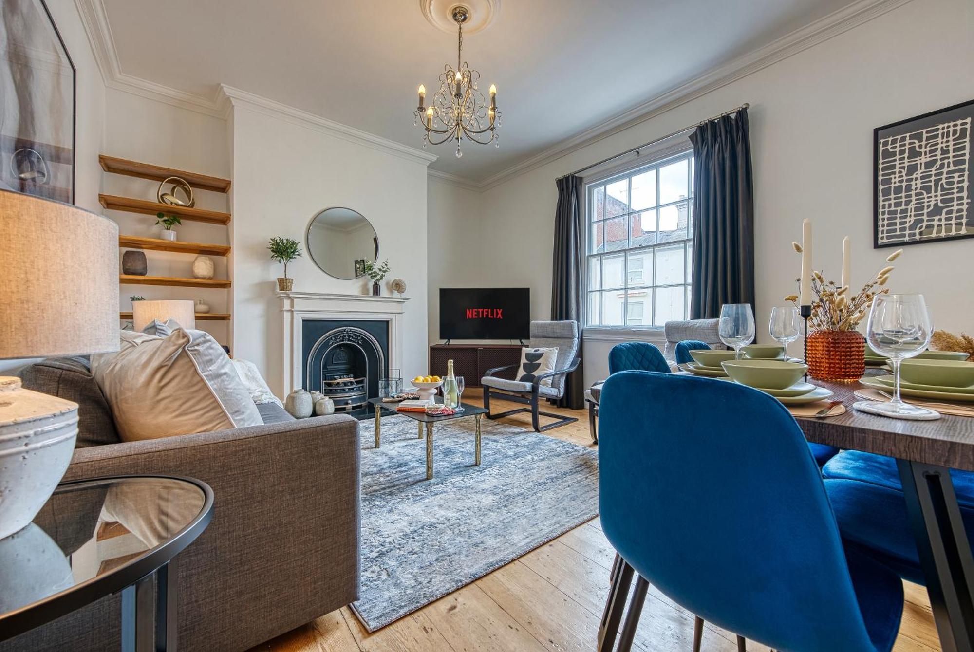 2-bedroom Stunning, Modern & Spacious Apartment, Near Ocean Village, Southampton, Summer Offer Available - By Blue Puffin Apartment Southampton
